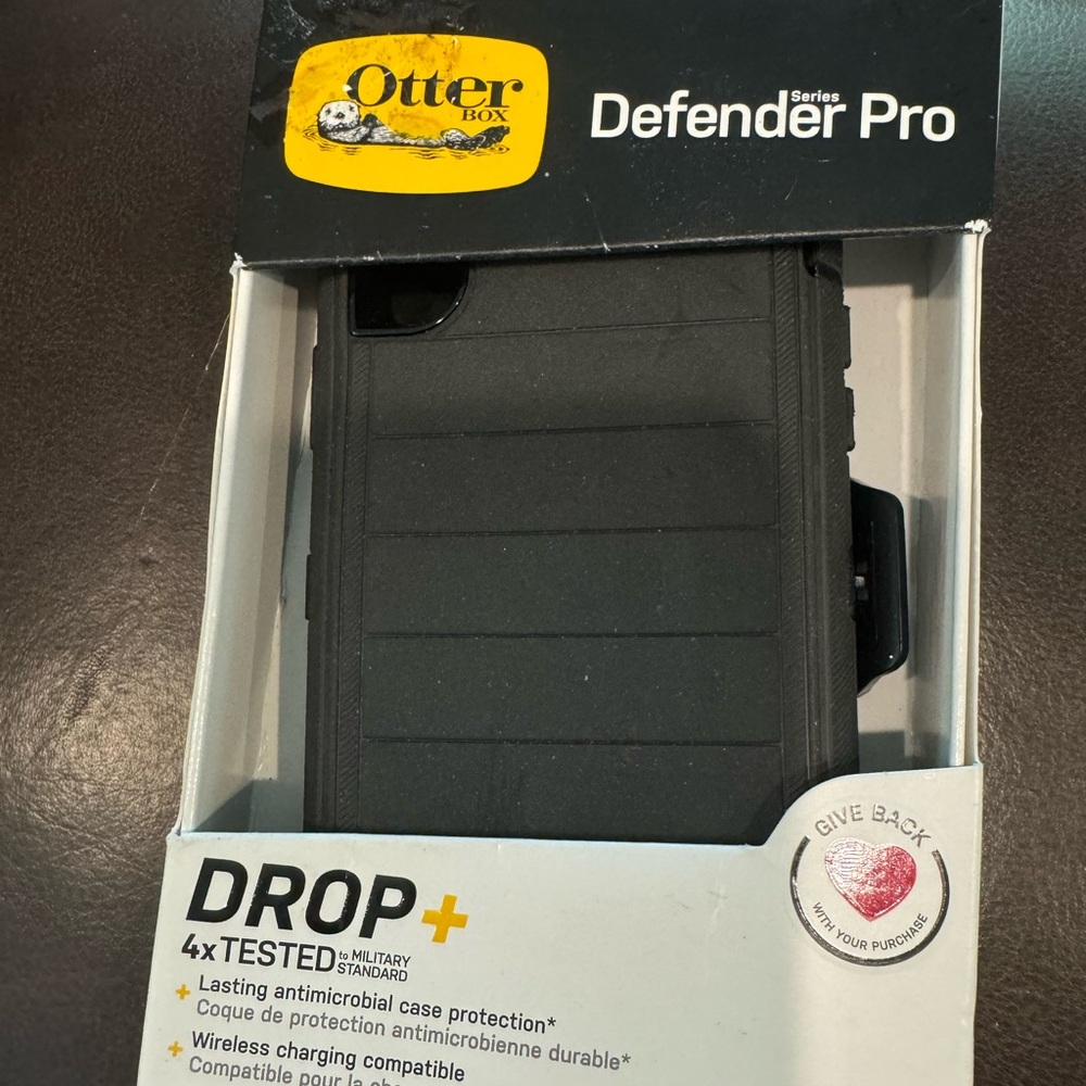 Otterbox never used, still in box Black